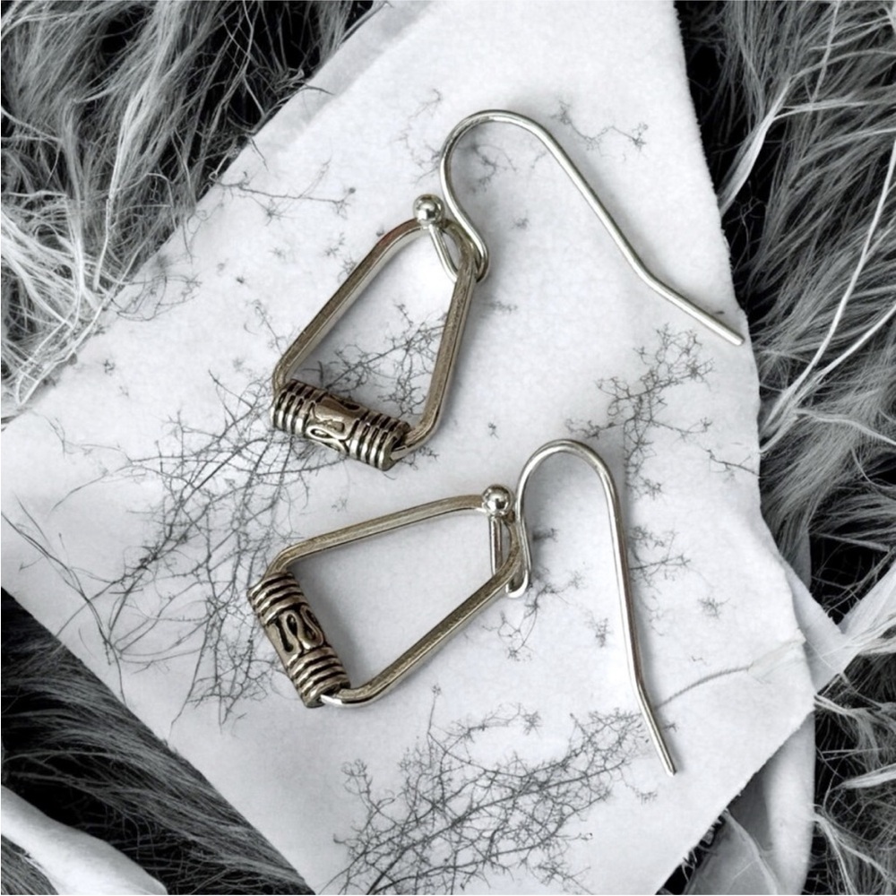 5 For $25💫Silver Alternative Dangles